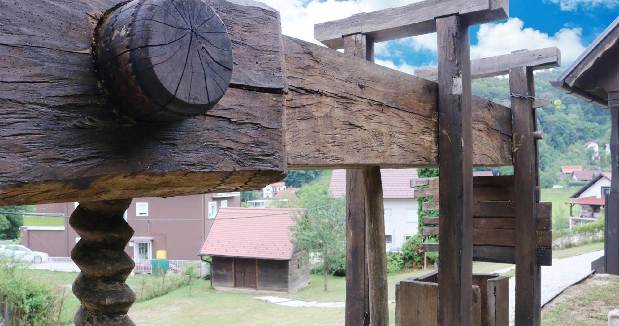 Tradicionalna Zagorska Drvena Kuca Stara Murva Тухельске-Топлице Экстерьер фото